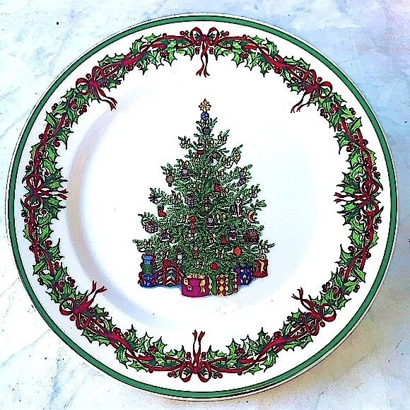 CHRISTOPHER RADKO “HOLIDAY CELEBRATIONS TRADITIONS” DINNER PLATE - Picture 2 of 7